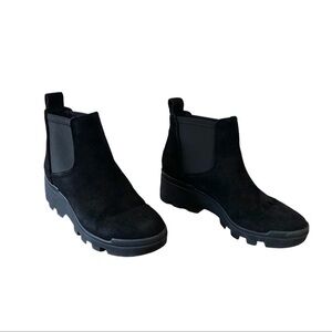 Eileen Fisher Splash Waterproof Italian Suede Chelsea ankle boots size 6.5